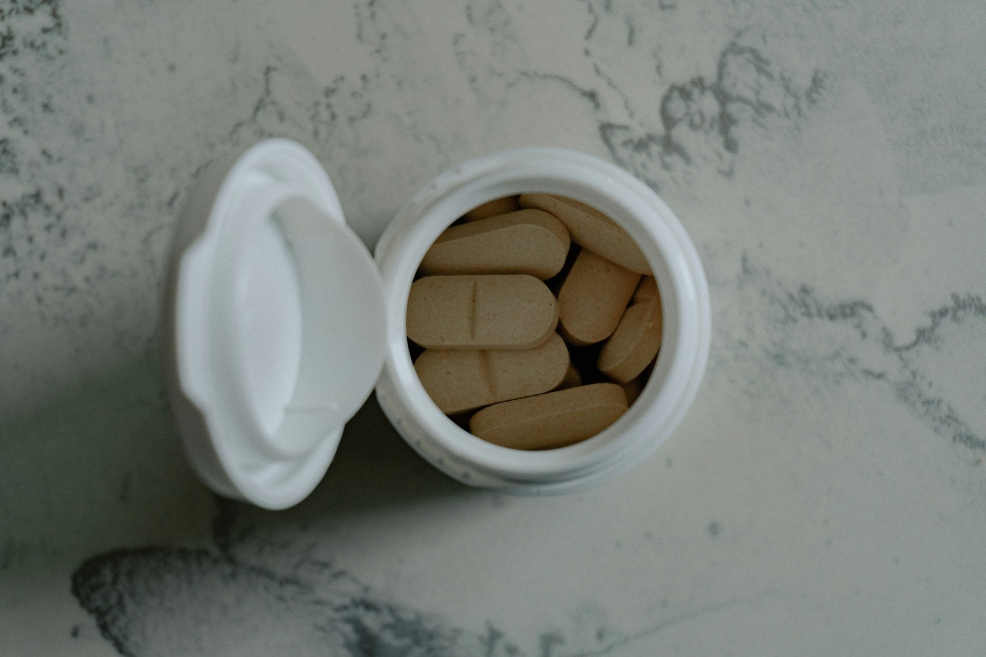How to stack longevity supplements — a practical 2026 protocol